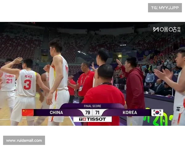 胡金秋余嘉豪内线双塔合力砍下27+14 率队碾压对手赢得胜利